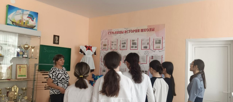 Экскурсия в школьный музей "Здесь край моих отцов".